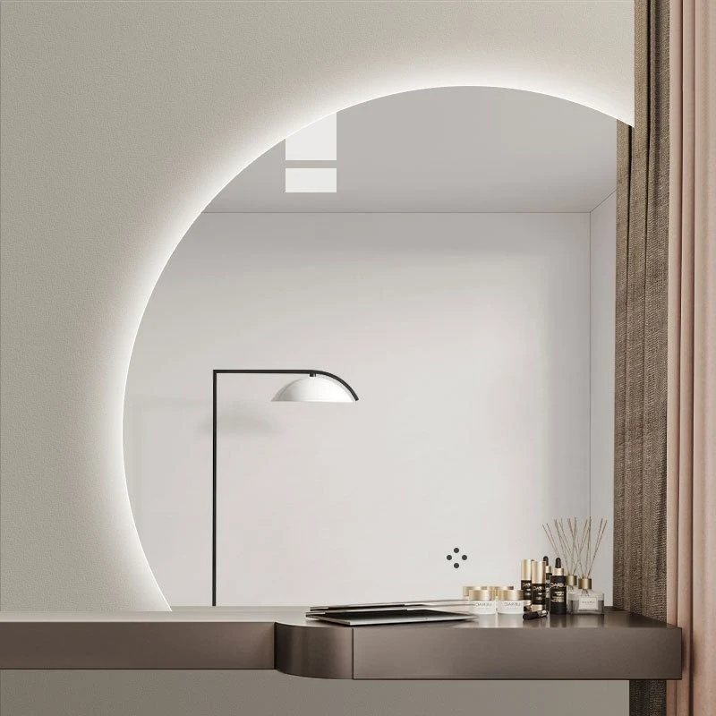 أضواء LED غير منتظمة الشكل مرآة حمام ذكية مرحاض مرحاض مثبت على الحائط مرآة مضيئة لطاولة المكياج مرآة زينة